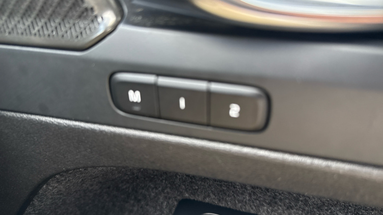 Volvo XC40 300kW Recharge Twin Ultimate 82kWh 5dr AWD Auto Electric Estate